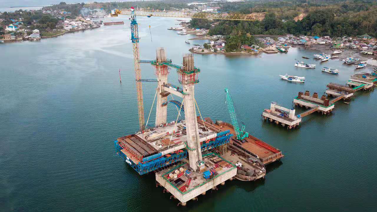 印尼肯達里 跨海大橋牽索掛籃項目